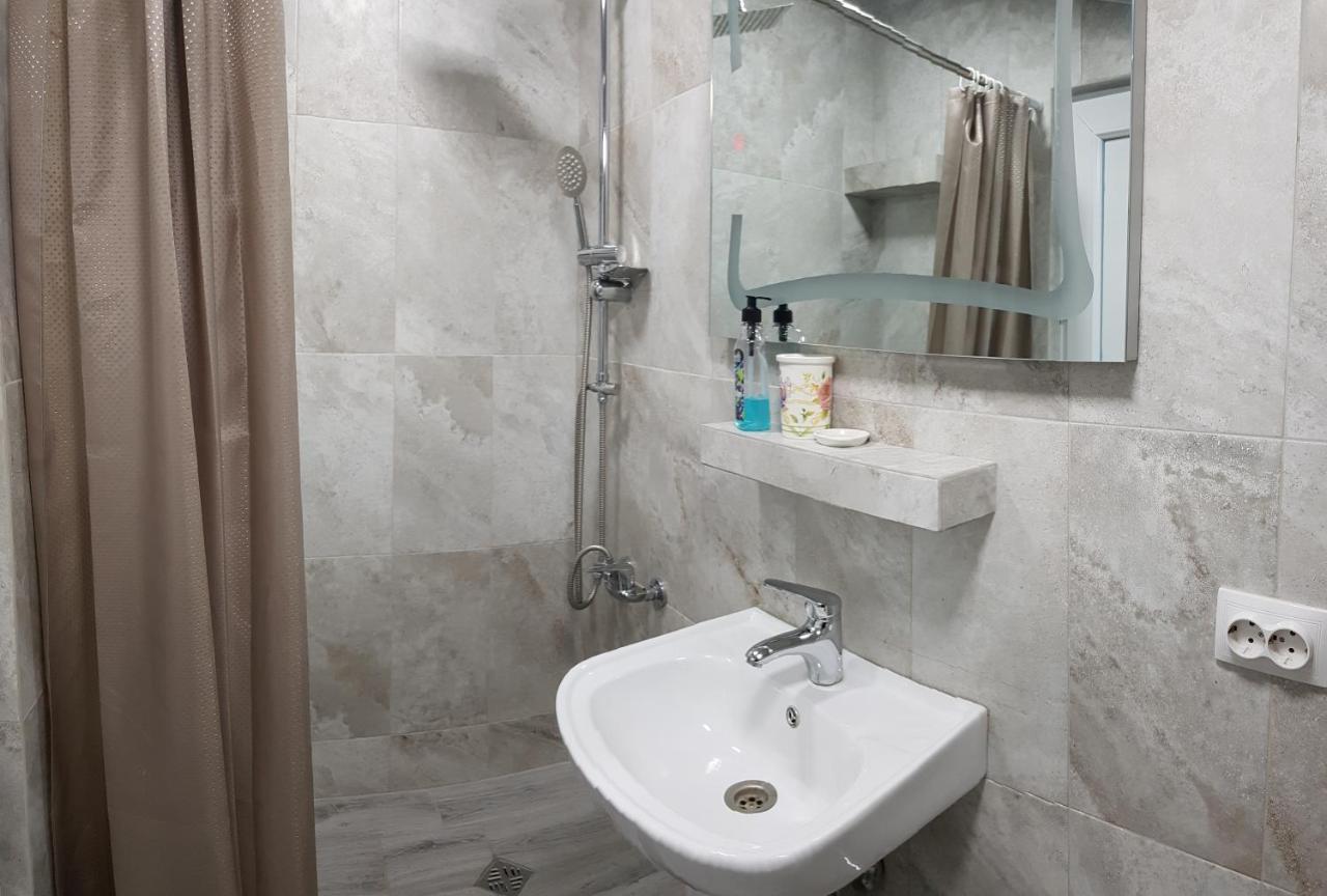 Guest House 15A 쿠타이시 외부 사진
