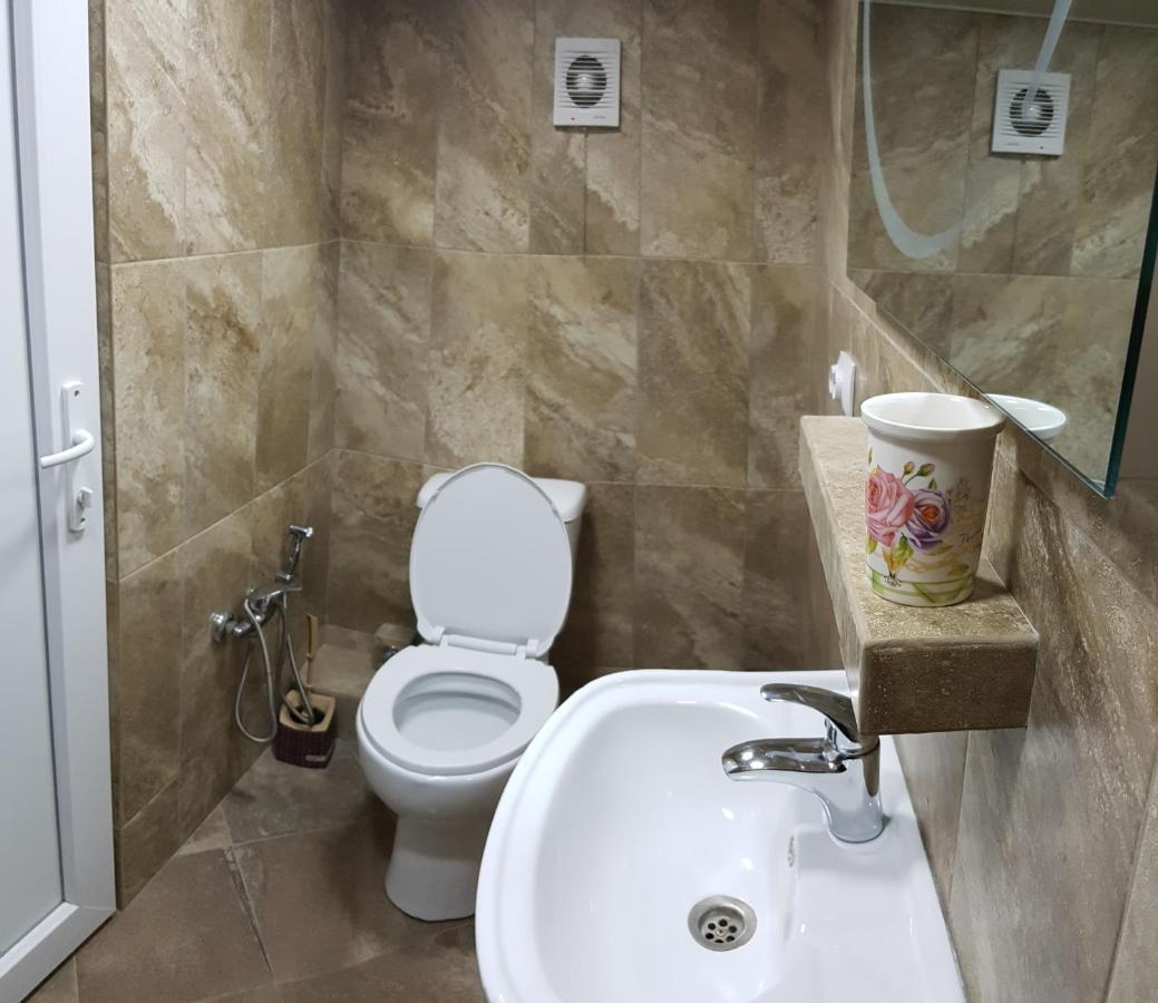 Guest House 15A 쿠타이시 외부 사진