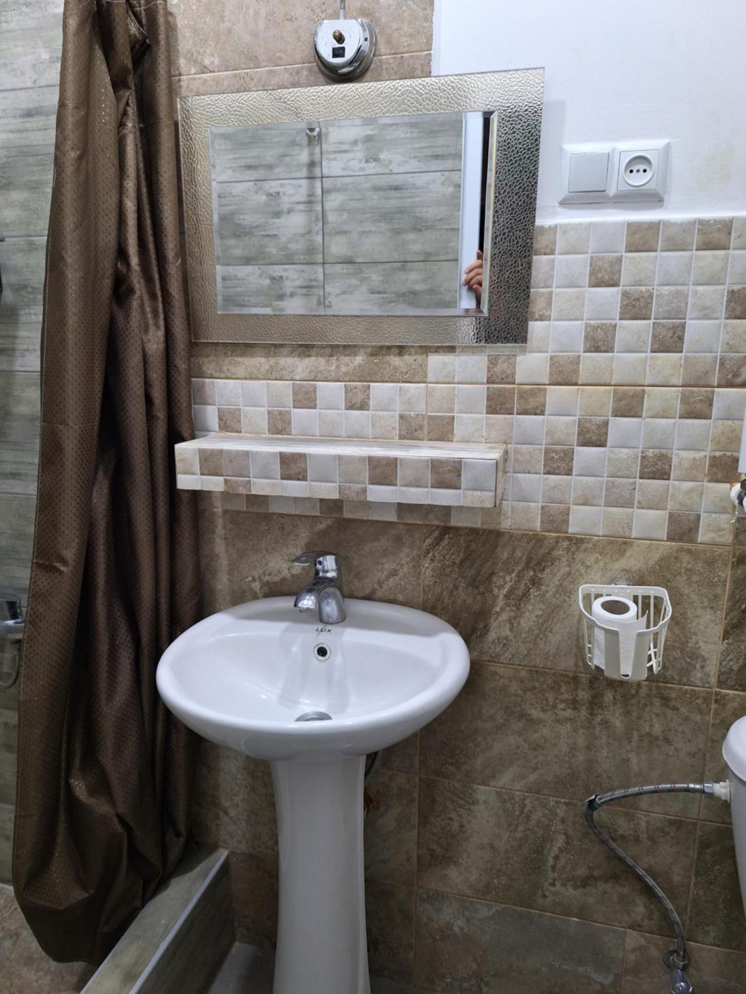 Guest House 15A 쿠타이시 외부 사진