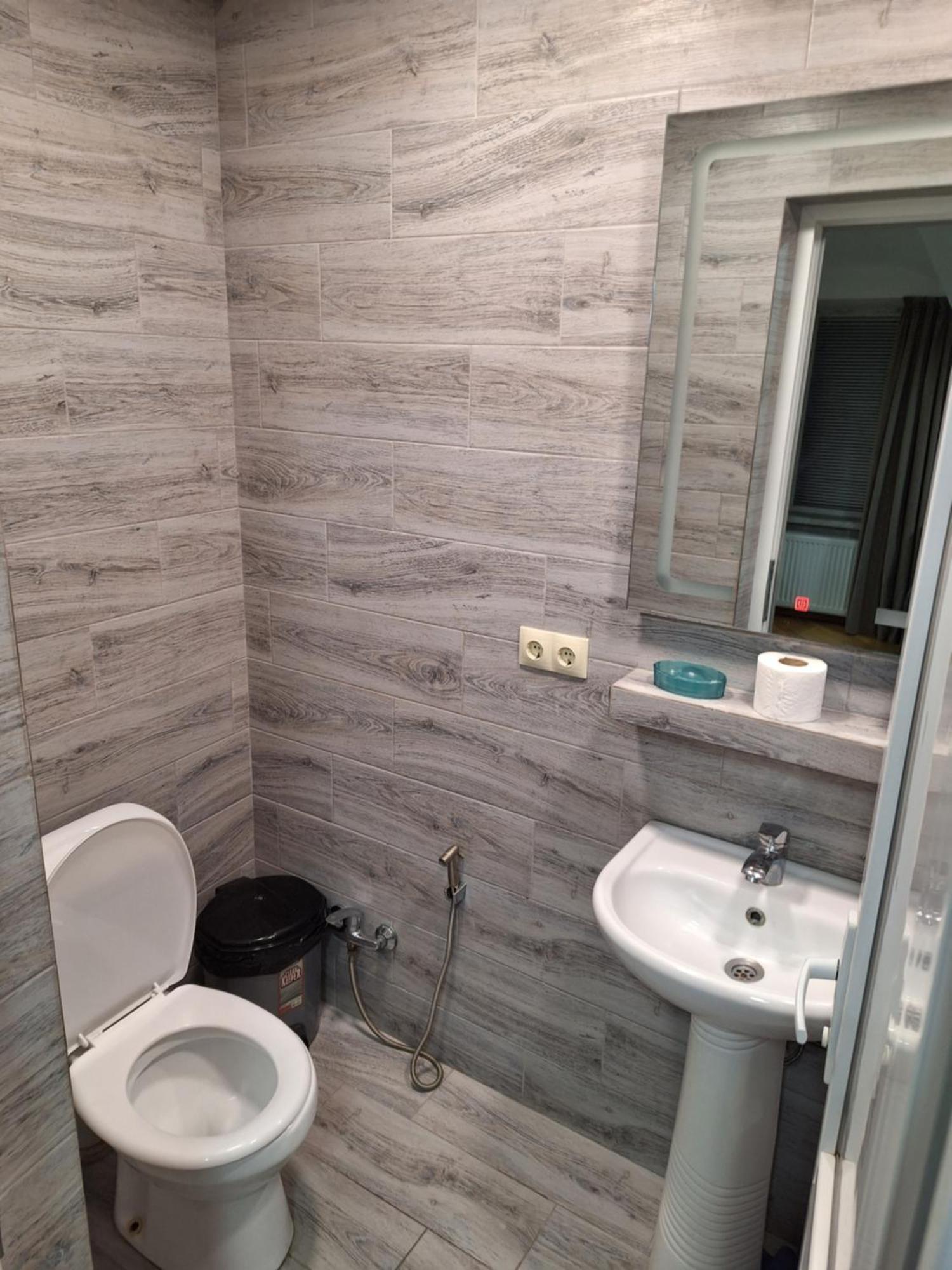 Guest House 15A 쿠타이시 외부 사진