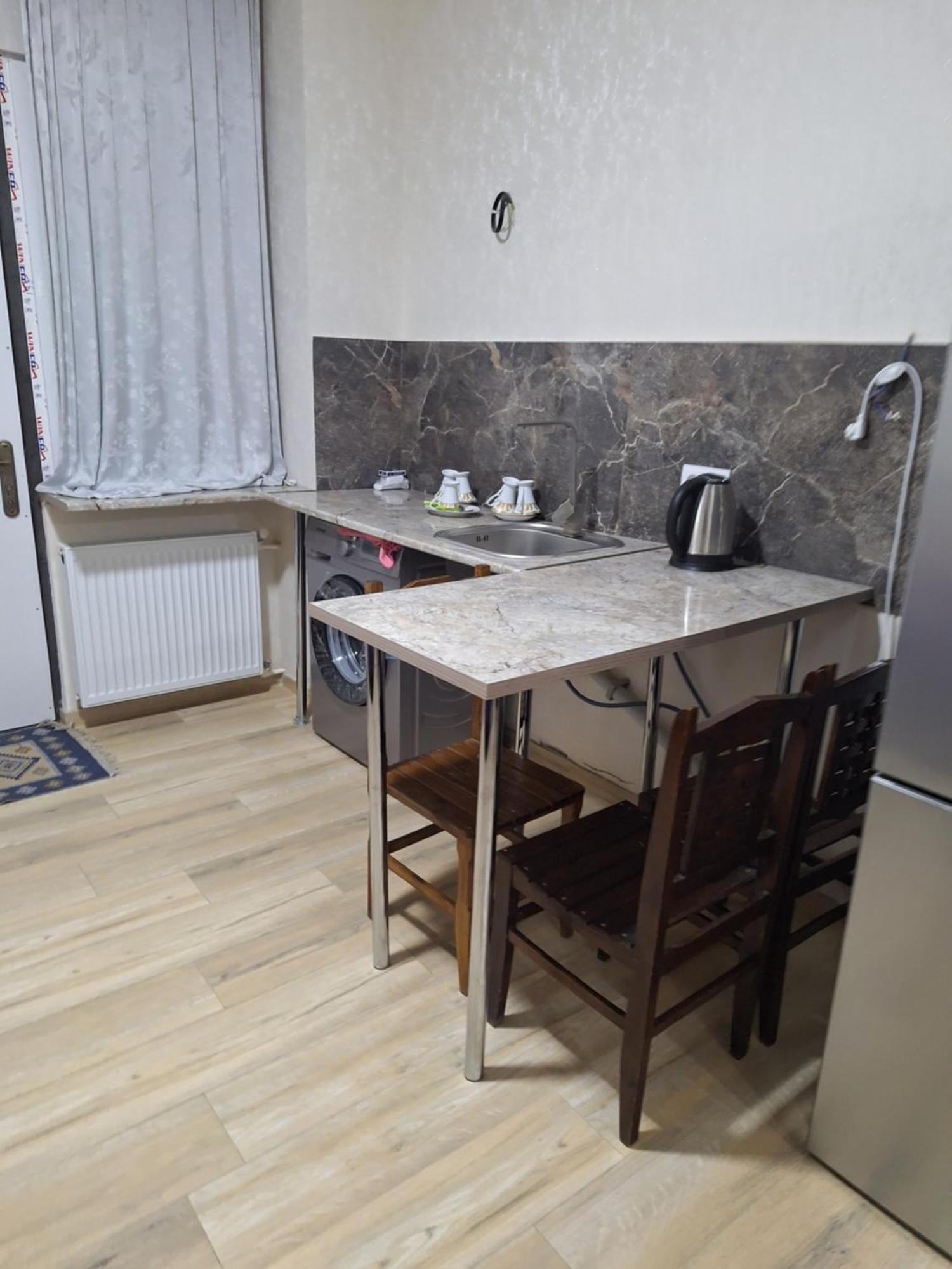 Guest House 15A 쿠타이시 외부 사진