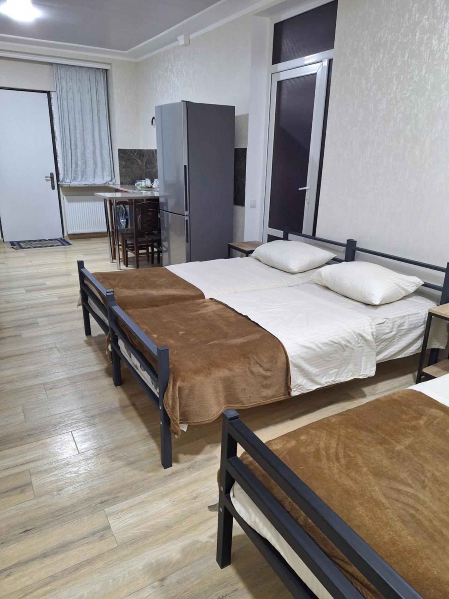 Guest House 15A 쿠타이시 외부 사진